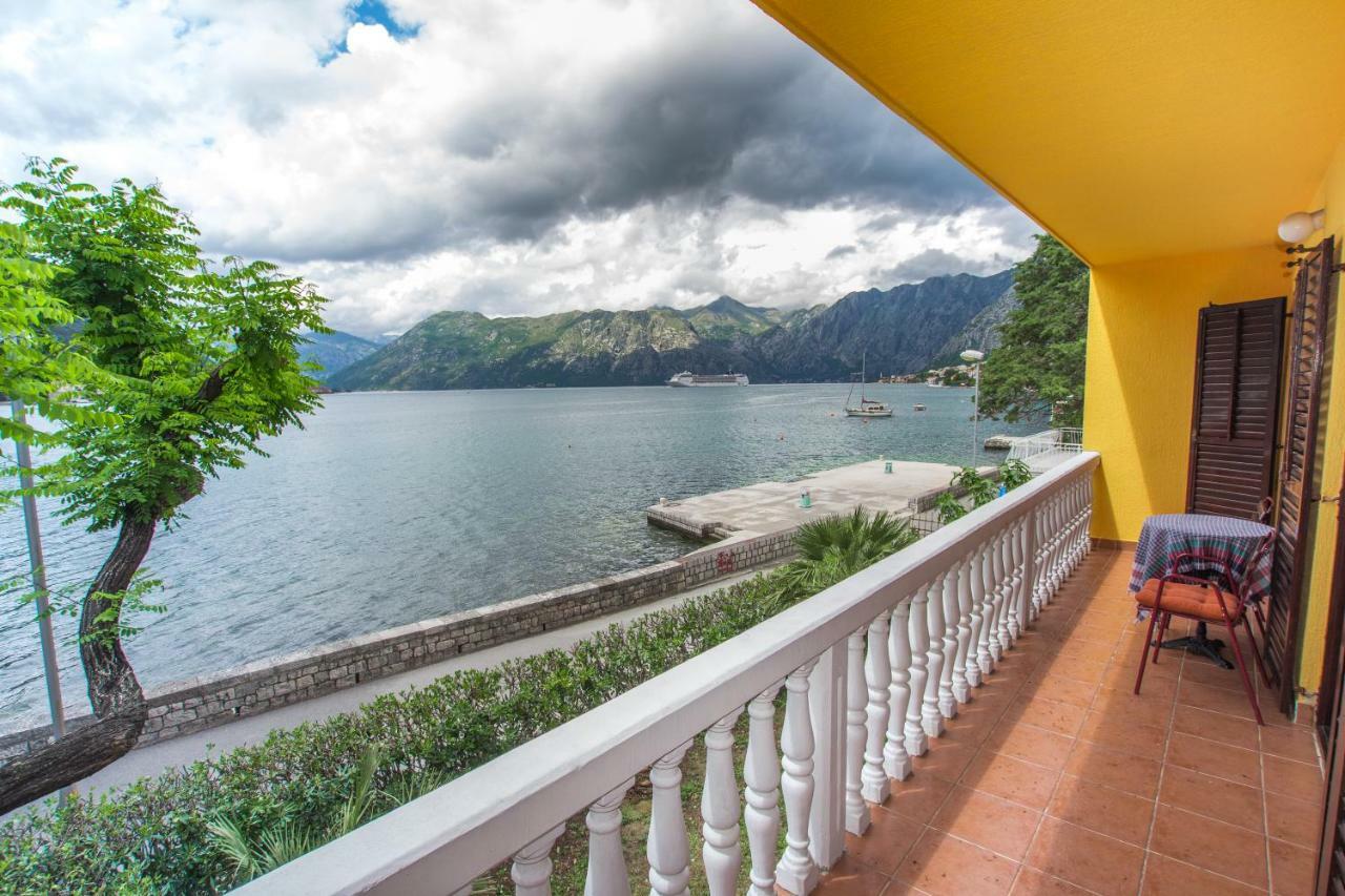 Apartments Beachfront Kotor Exterior photo
